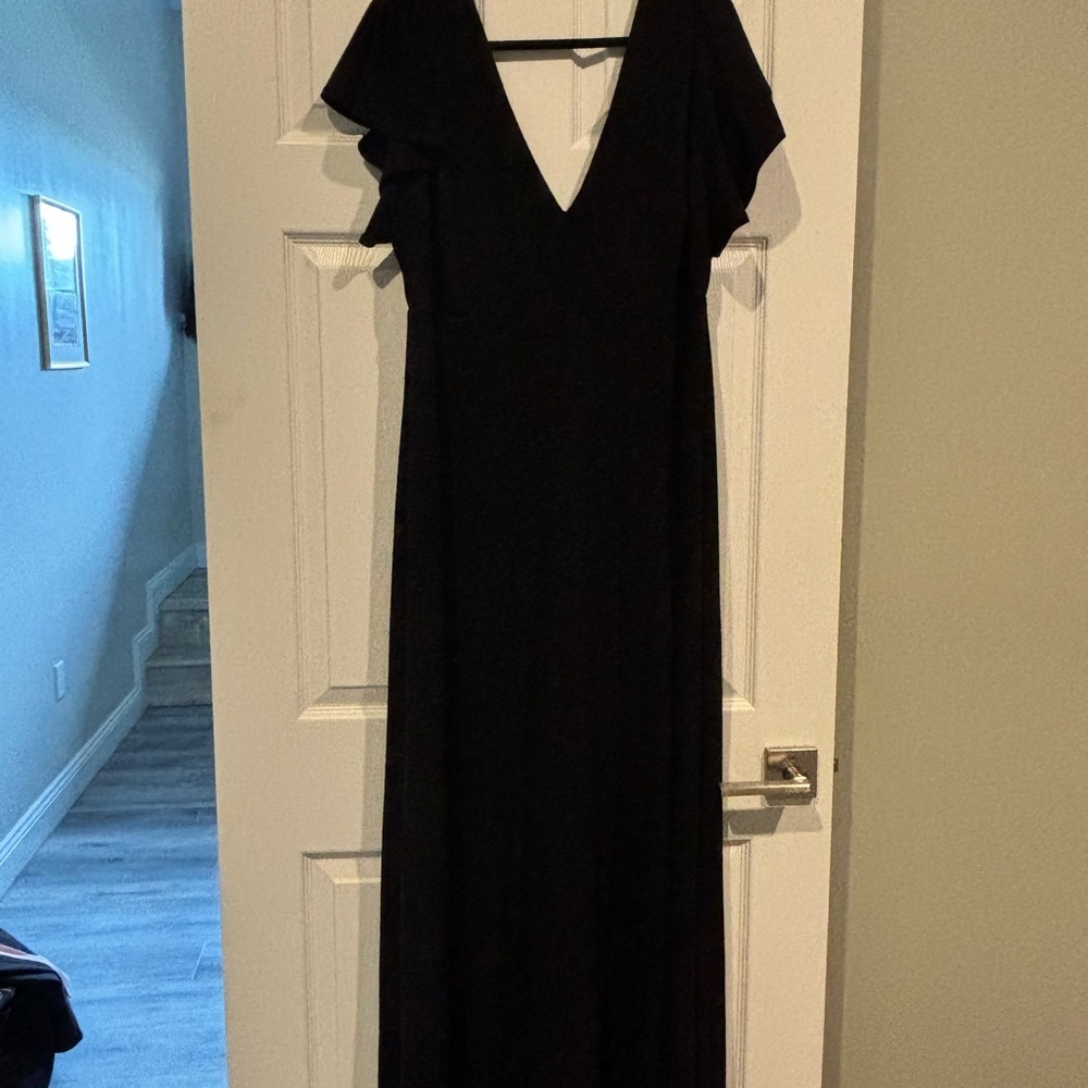 Elegant Black Maxi Dress - Picture 2 of 4